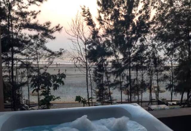Luxury Beach 1 BHK Pool Cottages