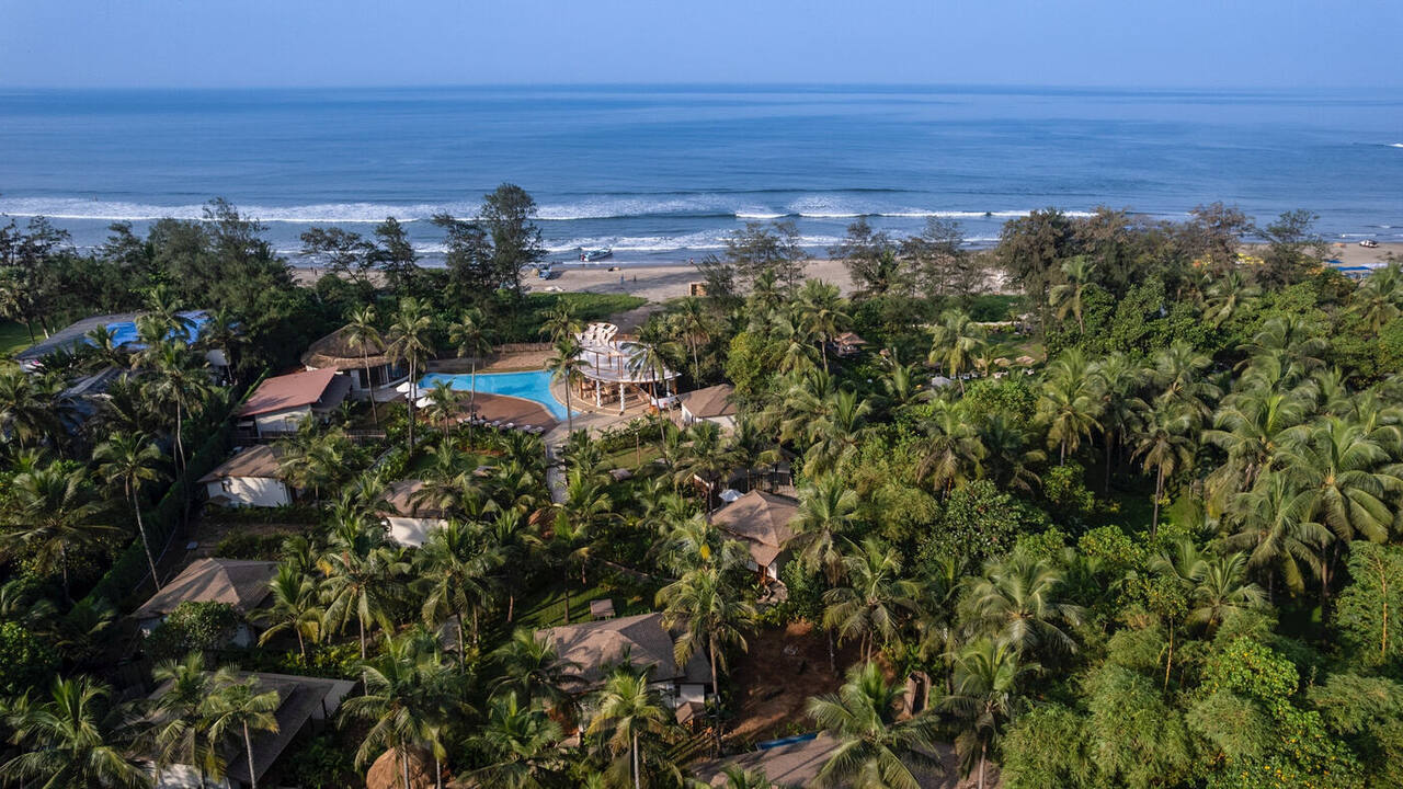 Beachfront 1 BHK Private Pool Villa photo 1