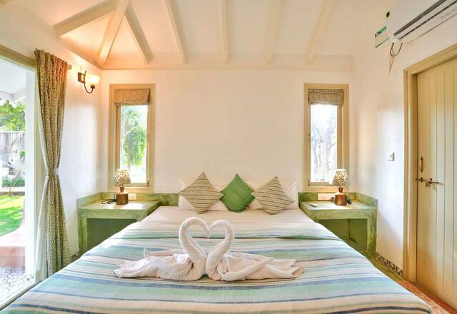 Luxury 3 BHK Private Pool Villa photo 5