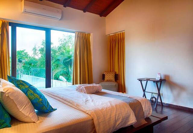 Luxury 4 BHK Private Pool Villa photo 4