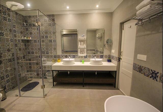 Ultra Luxury 4 BHK Private Pool Villa photo 5