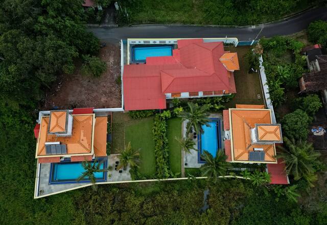 10 BHK Villa