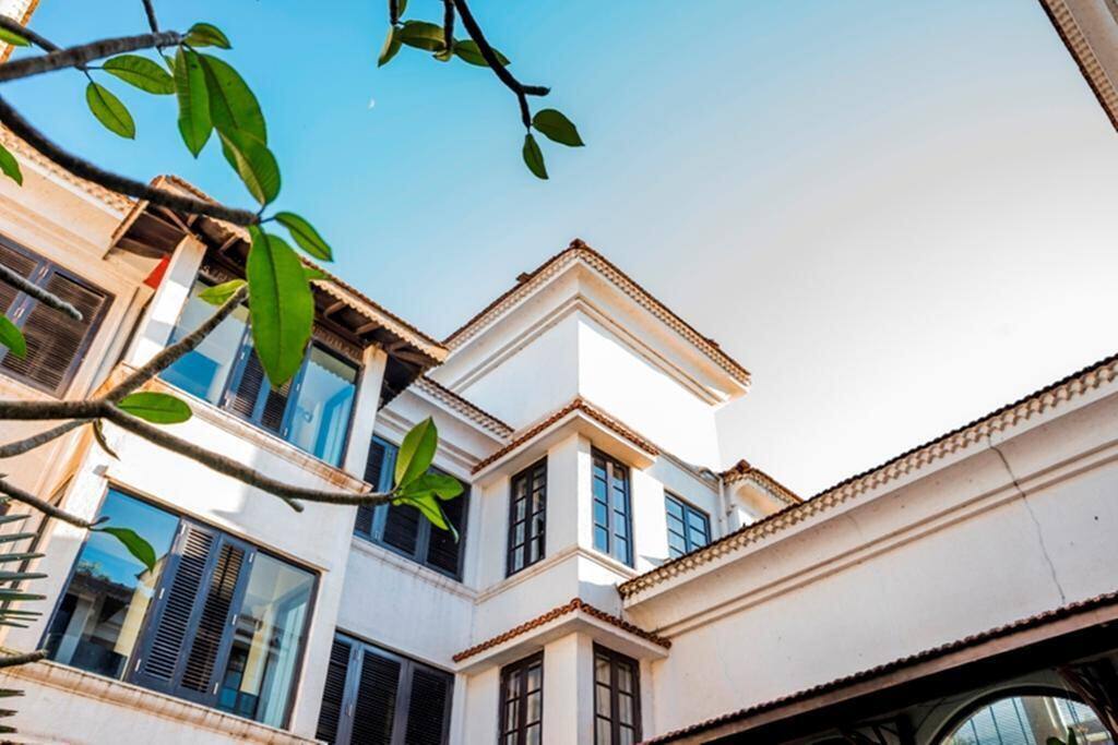 Luxury 20 BHK Private Pool Villa photo 1